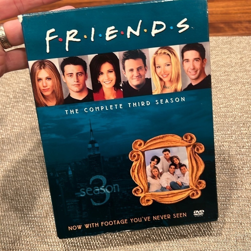 FRIENDS - The Complete Third Season (Season 3) DVD - 4 Disc Set